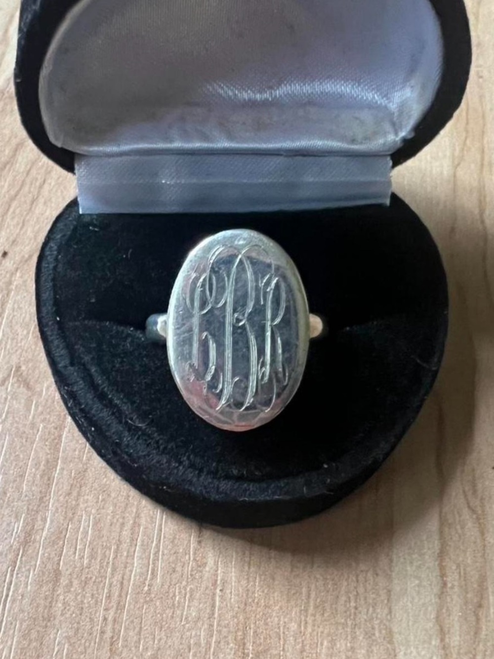 VINTAGE STERLING SILVER MONOGRAMMED RING 6.5-7
